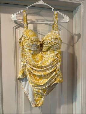 Nip Tuck Womens Yellow Floral One-Piece Swimsuit USA Size 8